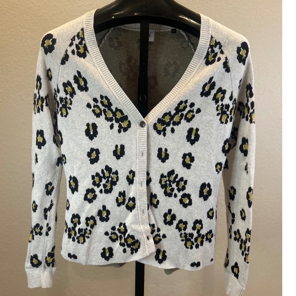 Cabi Leopard Print Button Up‎ Cardigan Sweater Light Beige Women's M